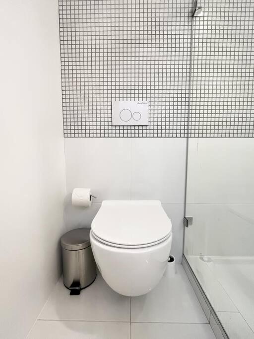 New Cozy Modern Minimalist Stay In Brooklyn At Rem-Casa New York Exterior photo